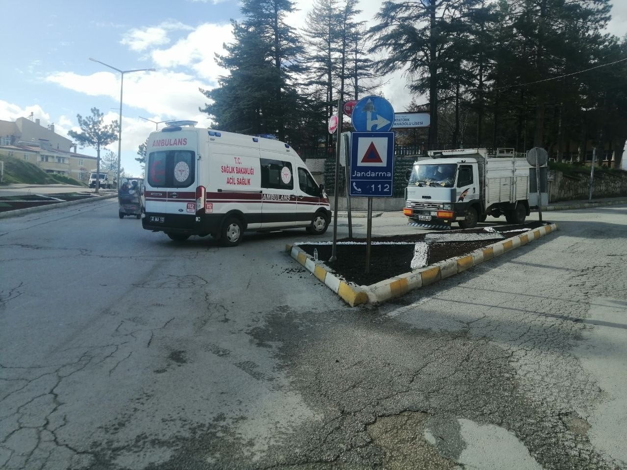 ISPARTA’NIN YALVAÇ İLÇESİNDE 17 YAŞINDAKİ MOTOSİKLET SÜRÜCÜSÜNÜN DİREKSİYON HÂKİMİYETİNİ...