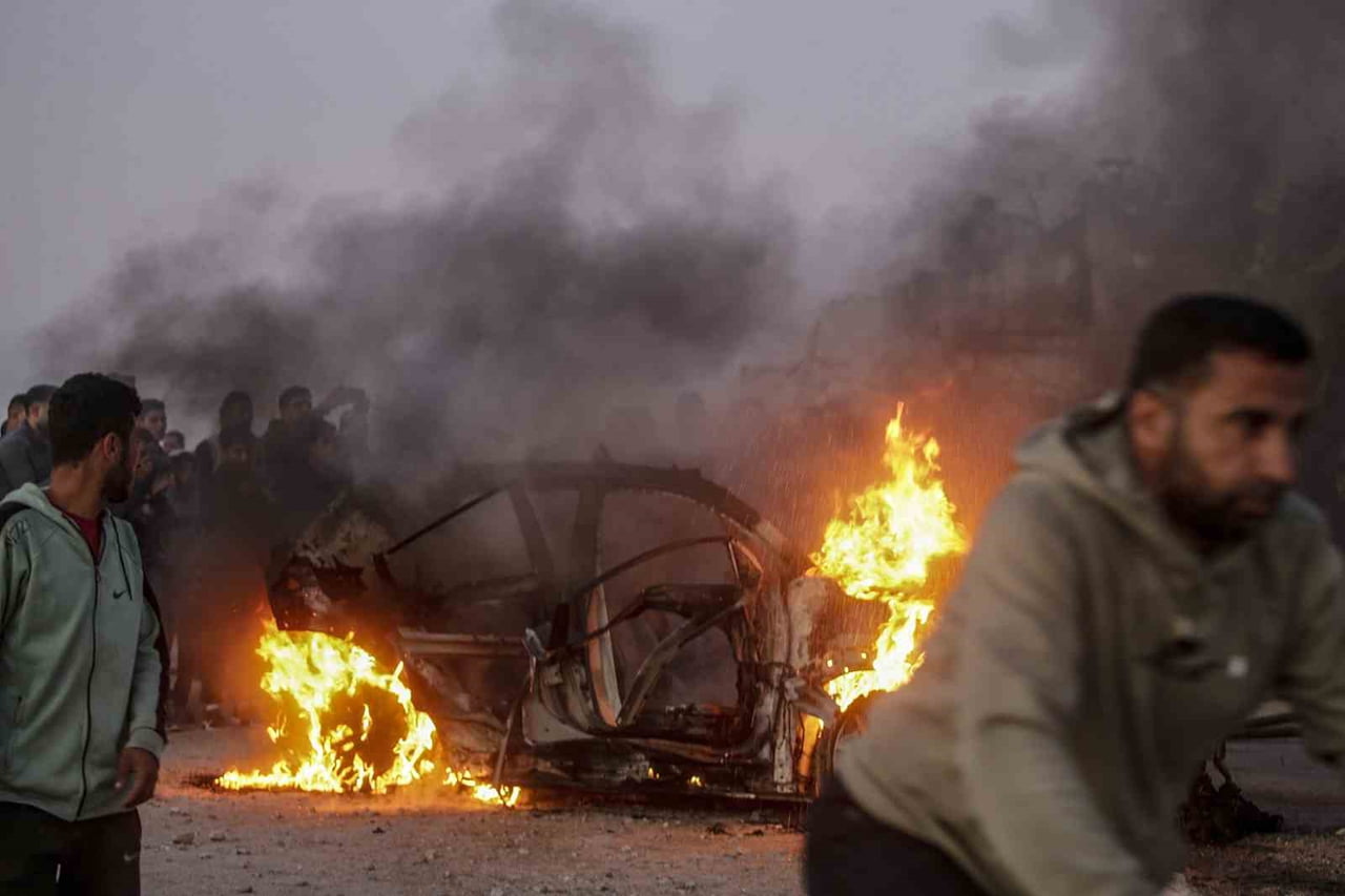 İSRAİL’İN GAZZE ŞEHRİNE DÜZENLEDİĞİ HAVA SALDIRISINDA ARALARINDA KATAR MERKEZLİ HABER AJANSI AL...