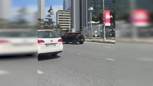 İsrail konsolosluğunun önünde silah silah sesleri