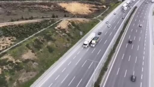 İstanbul'da, kaçak sigara taşıyan tıra operasyon: Binlerce sigara ve tonlarca tütün ele...