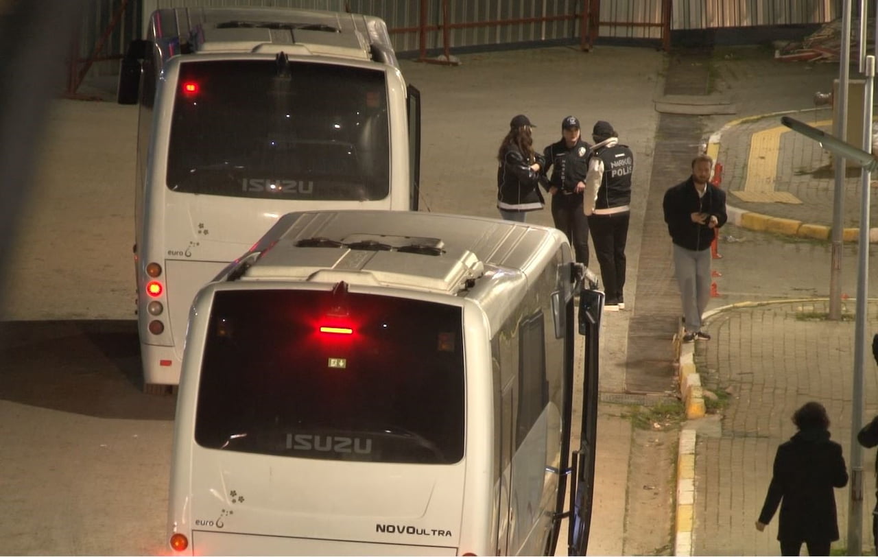 İSTANBUL'DA UYUŞTURUCU VE FUHUŞ SORUŞTURMASI KAPSAMINDA YAPILAN OPERASYONDA GÖZALTINA ALINAN ÜNLÜ...