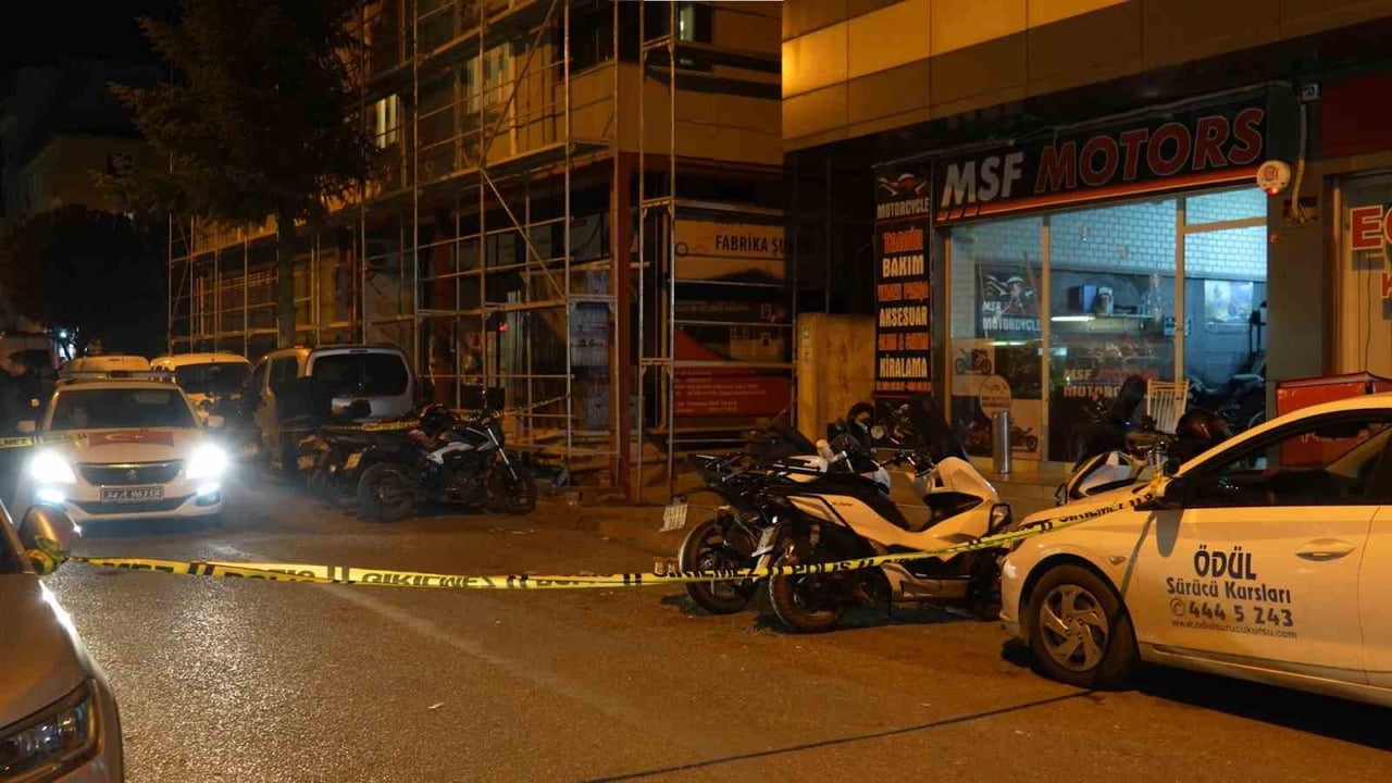 İSTANBUL'UN ÜMRANİYE İLÇESİNDE ALACAK-VERECEK MESELESİ NEDENİYLE ÇIKTIĞI İDDİA EDİLEN HUSUMET...