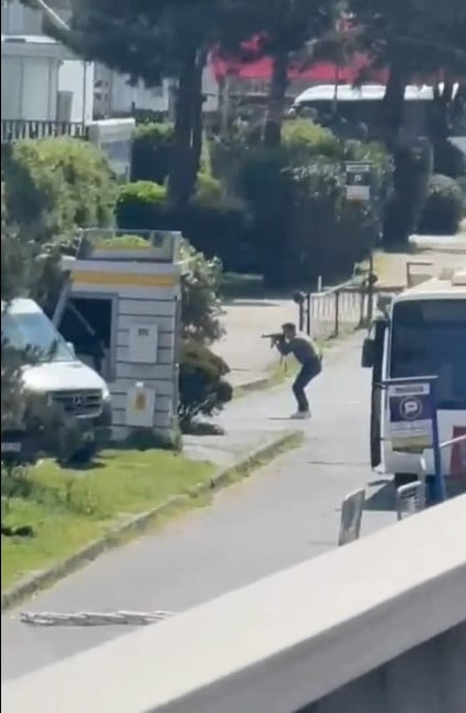 İSTANBUL BEŞİKTAŞ'TA BULUNAN İSRAİL KONSOLOSLUĞU YAKININDAN SİLAH SESLERİ YÜKSELDİ. 3 ŞÜPHELİNİN...