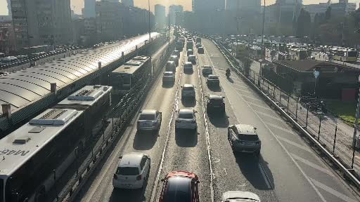 İstanbul’da trafik yoğunluğu haftanın ilk gününde yüzde 72 oldu
