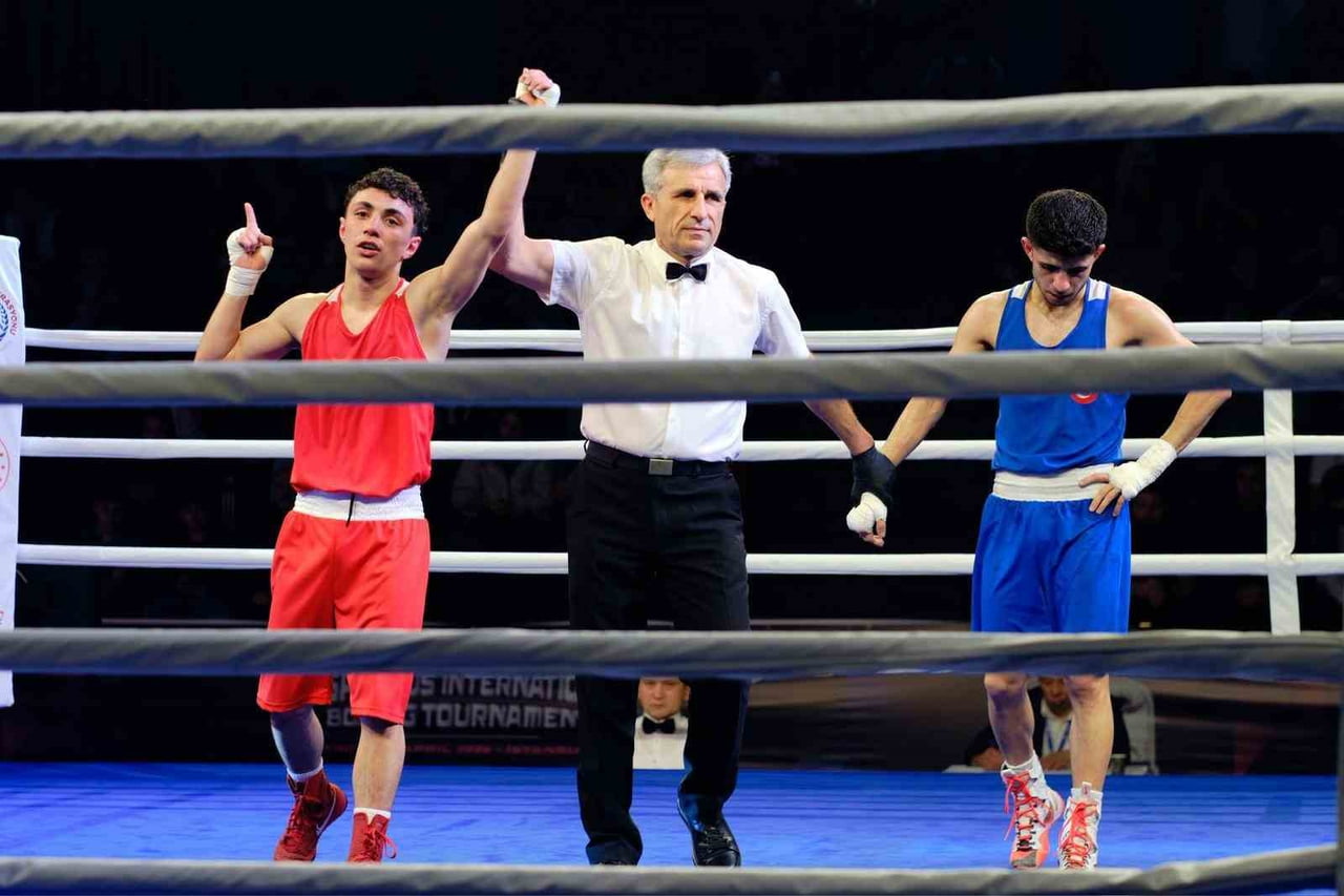 İSTANBUL’UN EV SAHİPLİĞİNDE DÜZENLENEN 34. AHMET CÖMERT BOĞAZİÇİ ULUSLARARASI BOKS TURNUVASI...