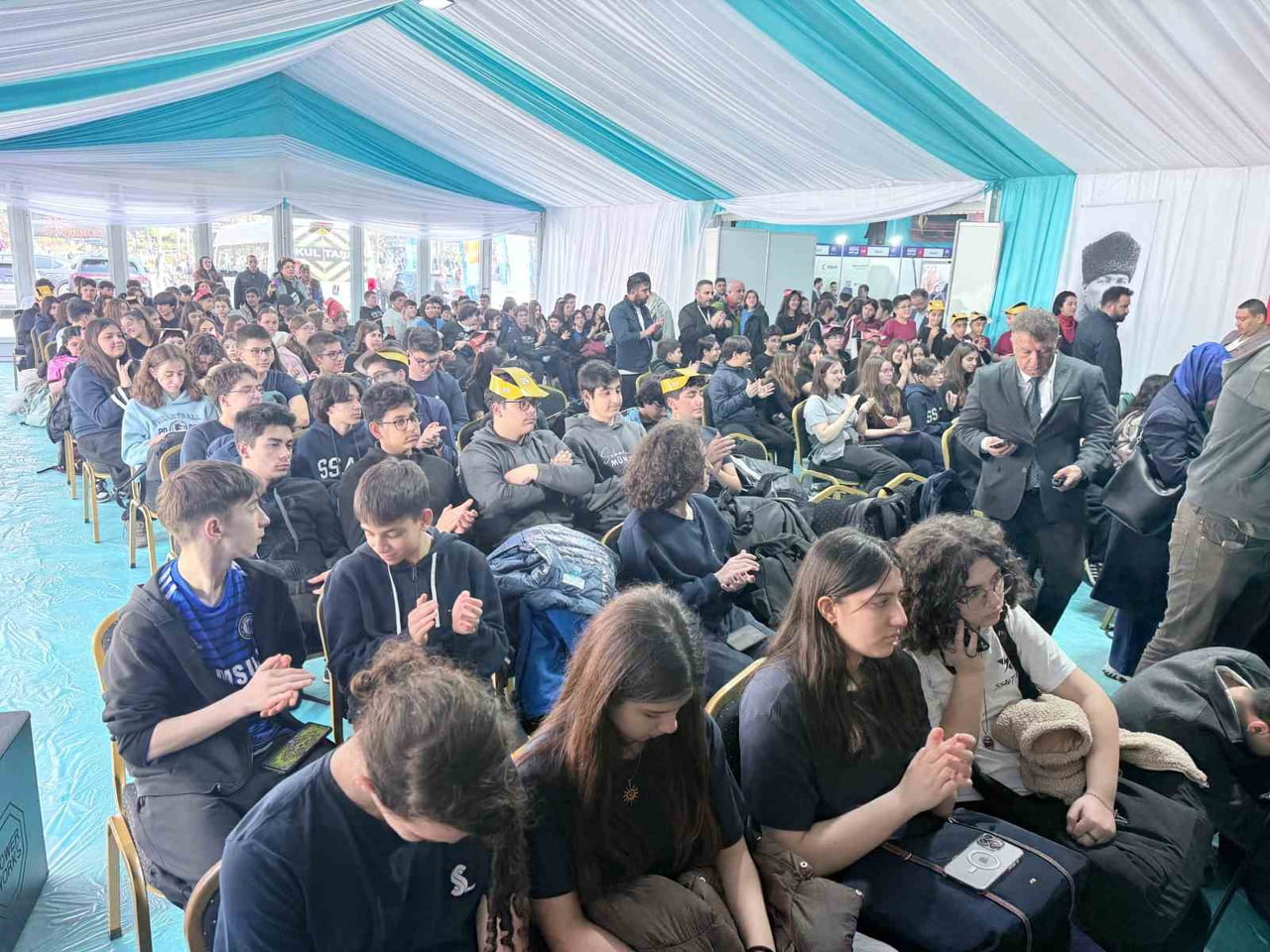 İSTANBUL VALİLİĞİ’NİN 39 İLÇEDE YÜRÜTTÜĞÜ ‘BEN OKUYORUM İSTANBUL OKUYOR’ PROJESİ ÇERÇEVESİNDE...