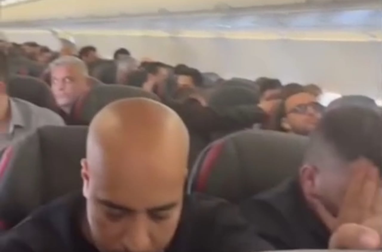 İSTANBUL-VAN SEFERİNİ YAPAN UÇAK, VAN FERİT MELEN HAVALİMANI'NDAKİ ŞİDDETLİ RÜZGAR NEDENİYLE İKİ...