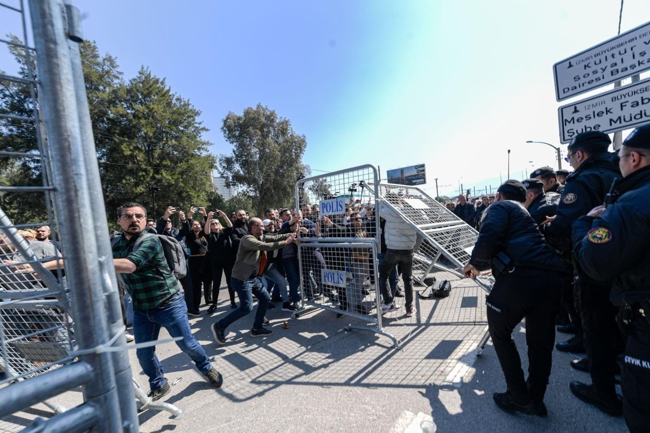 İZMİR BÜYÜKŞEHİR BELEDİYESİ İLE VAKIFLAR GENEL MÜDÜRLÜĞÜ ARASINDA MÜLKİYET TARTIŞMALARINA NEDEN...