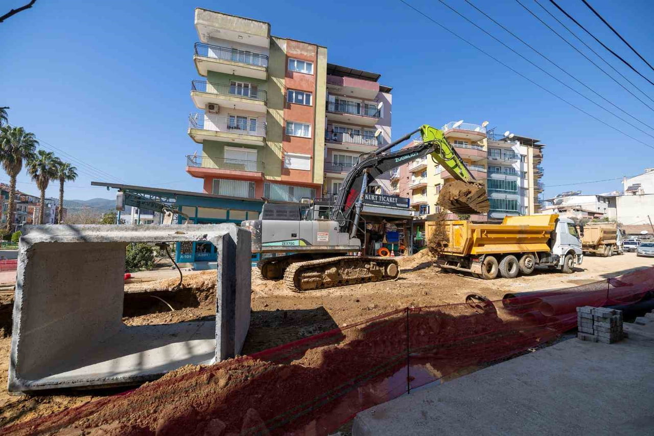 İZMİR BÜYÜKŞEHİR BELEDİYESİ İZSU GENEL MÜDÜRLÜĞÜ, KİRAZ’DA YAKLAŞIK 100 MİLYON LİRALIK YAĞMURSUYU...