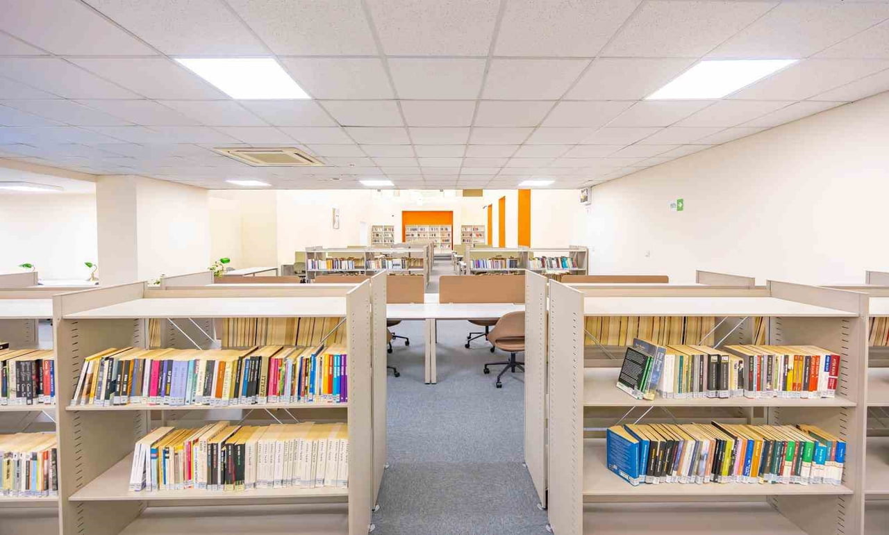 İZMİR BÜYÜKŞEHİR BELEDİYESİ, KÜLTÜRPARK’TA UZUN SÜREDİR ATIL DURAN BİNAYI, MODERN VE TEKNOLOJİK...