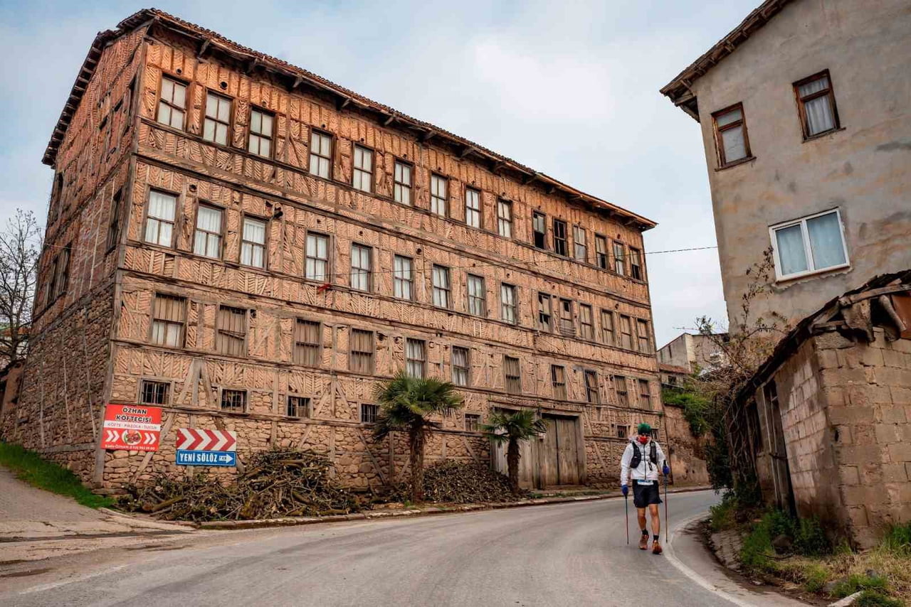 İZNİK’TE BU YIL 15’İNCİSİ DÜZENLENEN VE TÜRKİYE’NİN EN UZUN MARATON KOŞUSU OLAN İZNİK ULTRA...