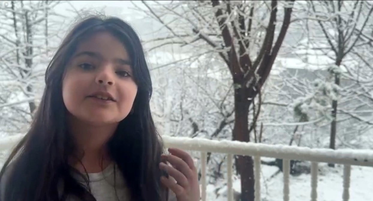 JİNDA ÖZKAN, "NİSAN AYINDA ÖNCE YAĞMUR YAĞIYOR, ARDINDAN KAR BAŞLIYOR. BU DURUMA ARTIK ALIŞTIK"...