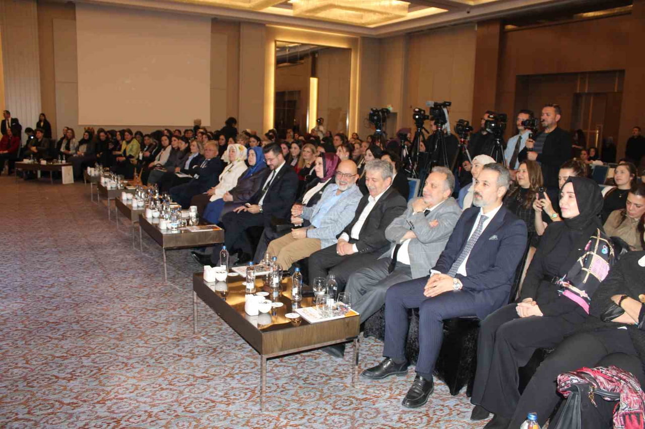 KADINLARIN ÜRETİMDE, YÖNETİMDE VE DÖNÜŞÜMDE ÜSTLENDİĞİ KRİTİK ROLÜ KONUŞMAK, İLHAM VEREN BAŞARI...