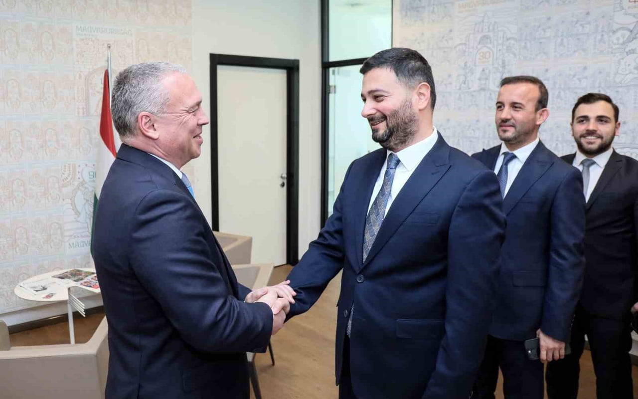 KAĞITHANE BELEDİYE BAŞKANI MEVLÜT ÖZTEKİN, MACARİSTAN'IN İSTANBUL BAŞKONSOLOSU LASZLO KELLER'İ...
