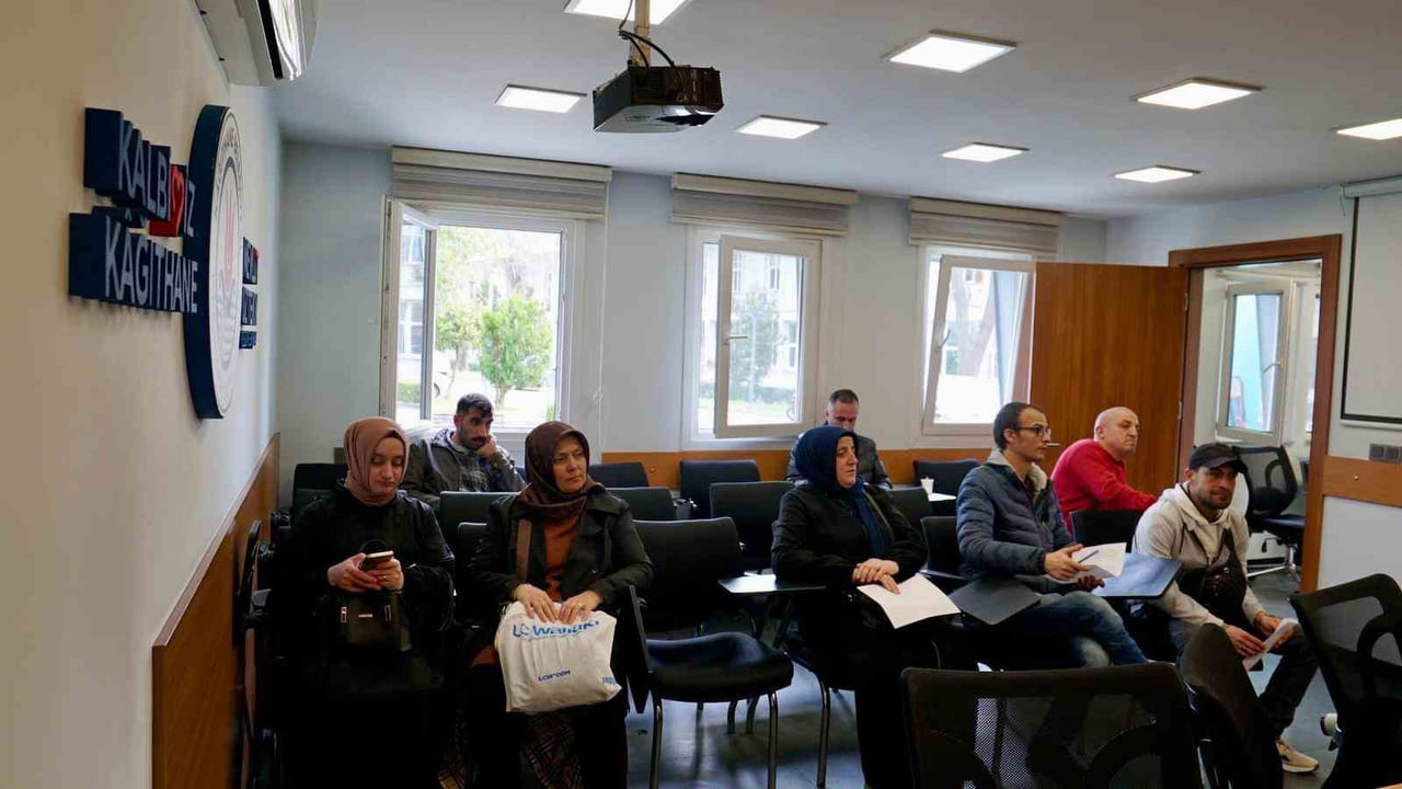 KAĞITHANE BELEDİYESİ, İŞ ARAYAN VATANDAŞLARIN İSTİHDAMA KAZANDIRILMASINA YÖNELİK ÇALIŞMALARINI...