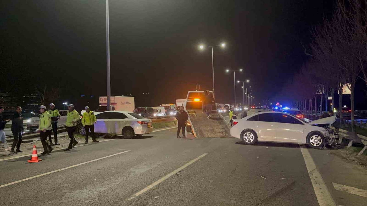 KAĞITHANE’DE ZİNCİRLEME KAZA: 1 YARALI