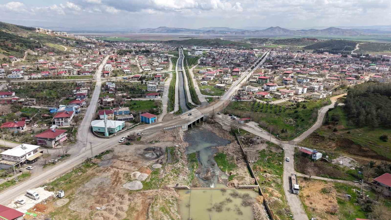 KAHRAMANMARAŞ BÜYÜKŞEHİR BELEDİYESİ, TÜRKOĞLU ŞEKEROBA MAHALLESİ'NDE ULAŞIMDA MODERN VE KULLANIŞLI...