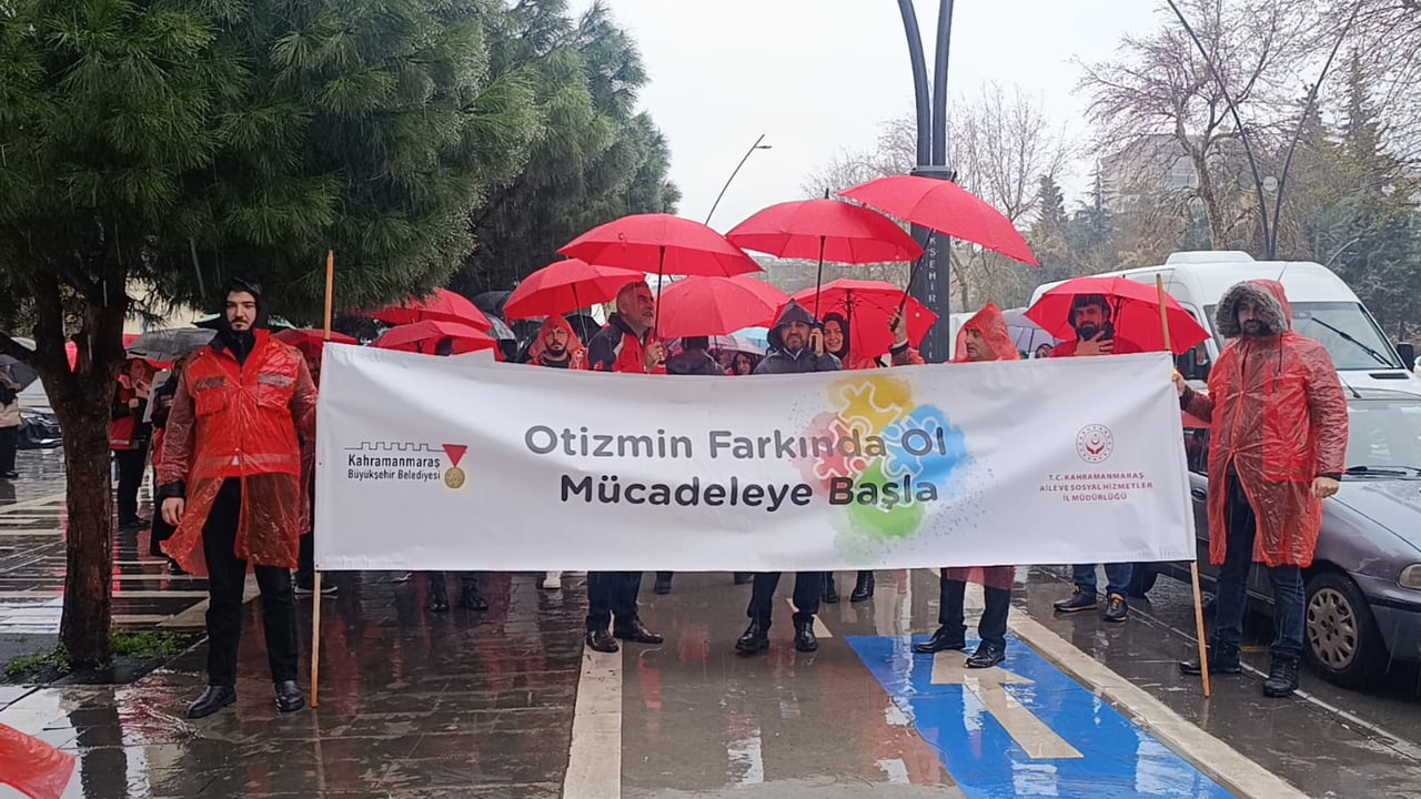 KAHRAMANMARAŞ’TA, DÜNYA OTİZM FARKINDALIK GÜNÜ DOLAYISIYLA ALPARSLAN TÜRKEŞ BULVARI’NDA ANLAMLI...