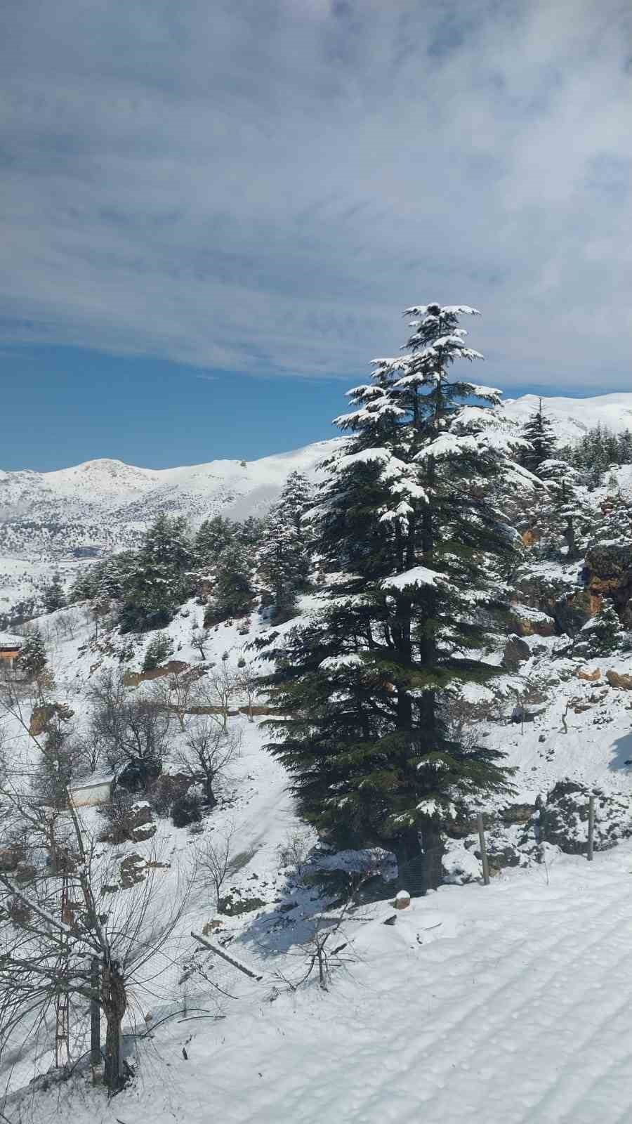 KAHRAMANMARAŞ’TA ETKİLİ OLAN KAR YAĞIŞI, ÖZELLİKLE YÜKSEK KESİMLERİ BEYAZA BÜRÜDÜ