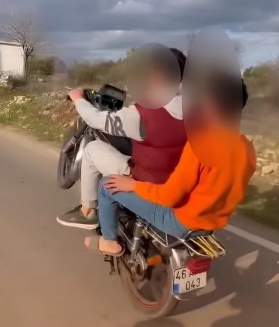 KAHRAMANMARAŞ’TA TRAFİKTE MOTOSİKLETLE AKROBATİK HAREKETLER YAPAN SÜRÜCÜYE TOPLAM 47 BİN 246 TL...