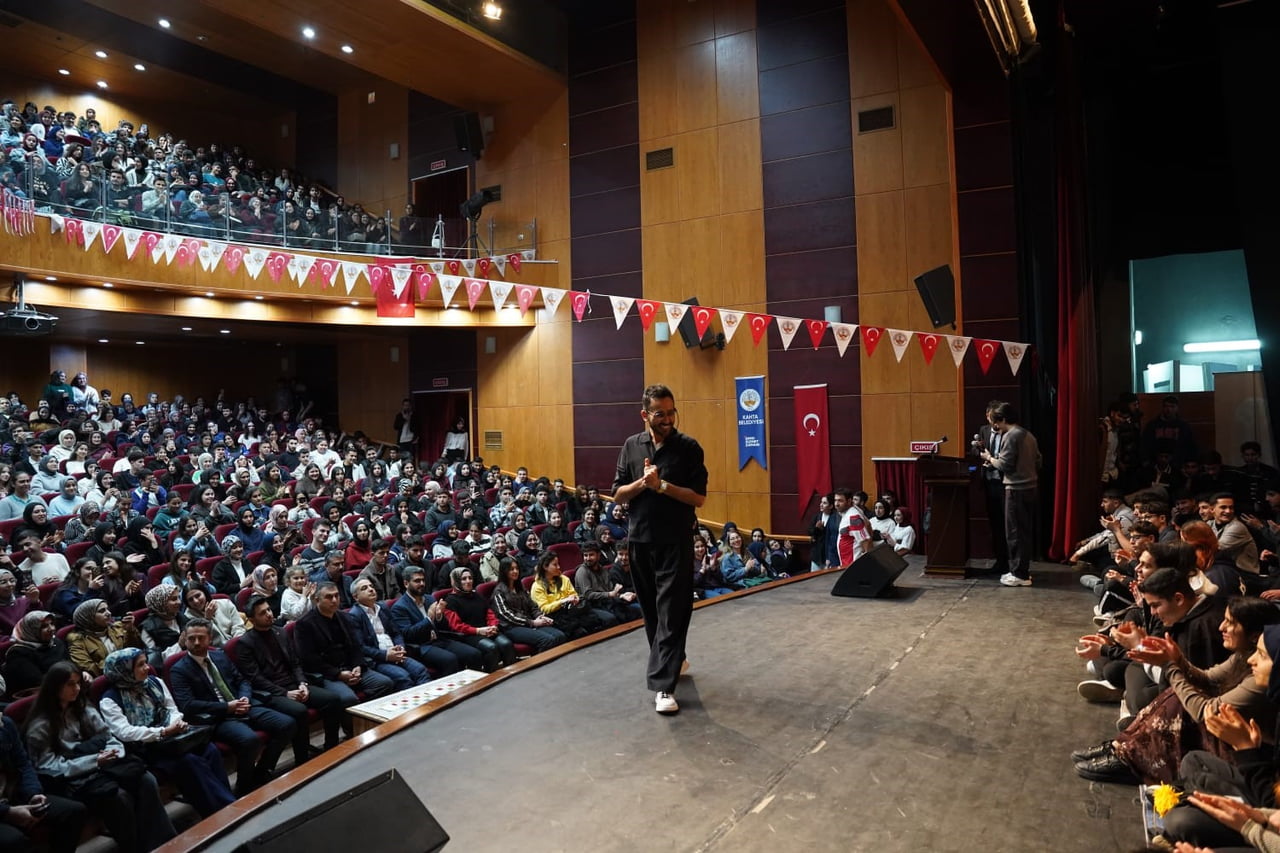 KAHTA BELEDİYESİ’NDEN EĞİTİME ANLAMLI DESTEK: YKS SEMİNERİNE YOĞUN İLGİ