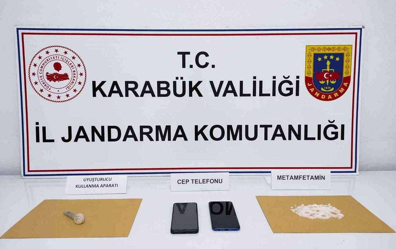 KARABÜK'TE JANDARMA EKİPLERİNCE DÜZENLENEN İKİ AYRI OPERASYONDA KAÇAK KAZI MALZEMELERİ İLE...