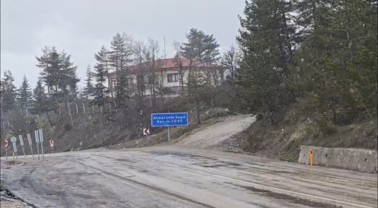 KARABÜK'ÜN YÜKSEK KESİMLERİNDE NİSAN AYINDA KAR YAĞIŞI YENİDEN ETKİLİ OLUYOR.