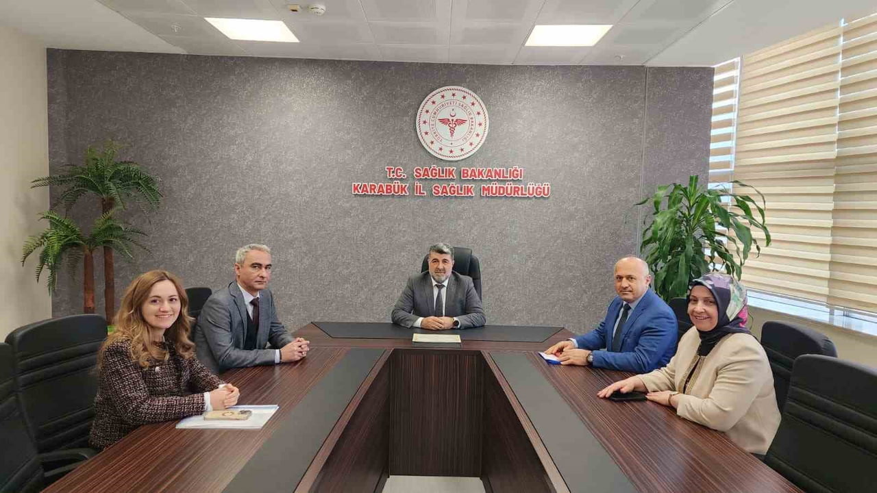 KARABÜK EĞİTİM VE ARAŞTIRMA HASTANESİ, SAĞLIK BAKANLIĞI TARAFINDAN YÜRÜTÜLEN "ANNE SÜTÜNÜN TEŞVİKİ...