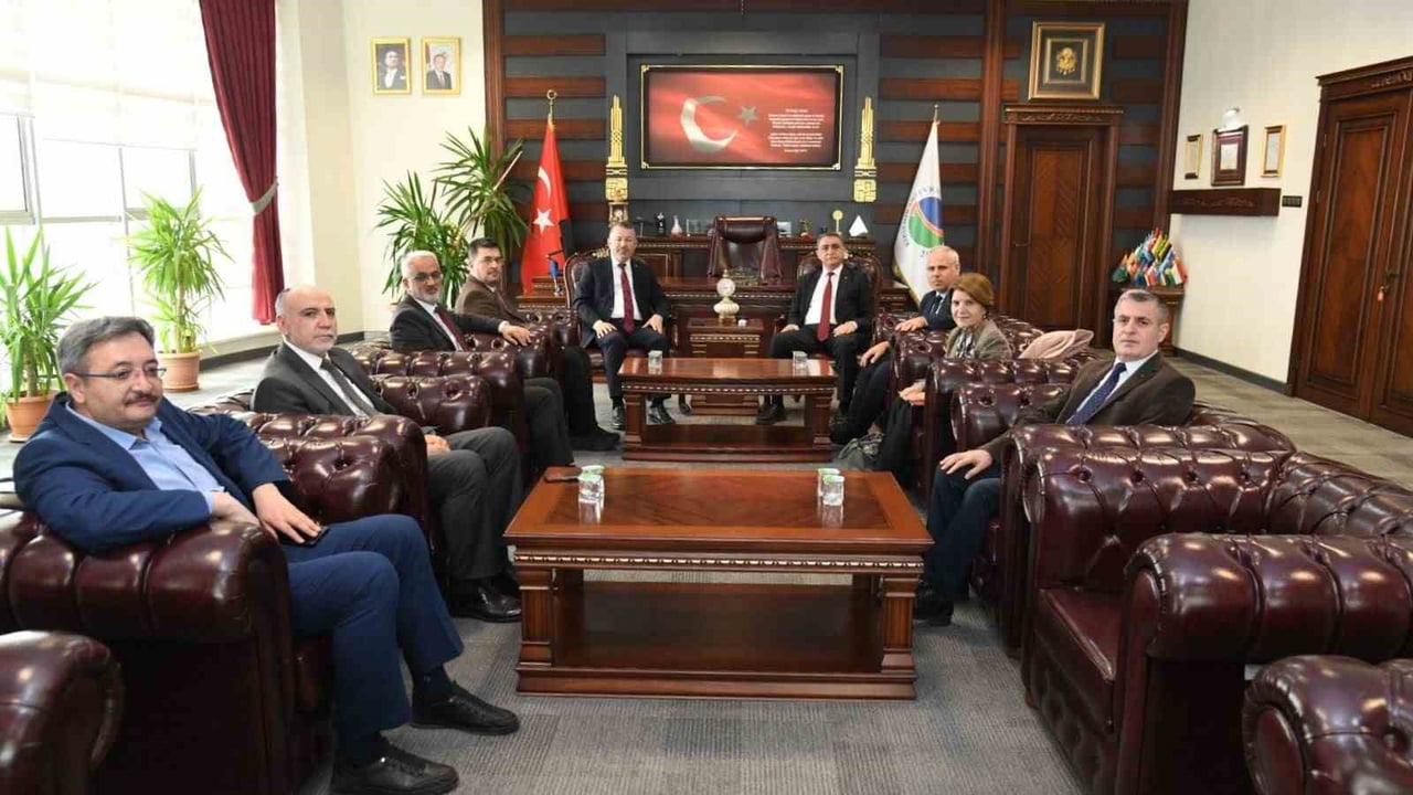 KARABÜK ÜNİVERSİTESİ (KBÜ) HEYETİ, REKTÖR FATİH KIRIŞIK ÖNCÜLÜĞÜNDE KIRŞEHİR AHİ EVRAN...