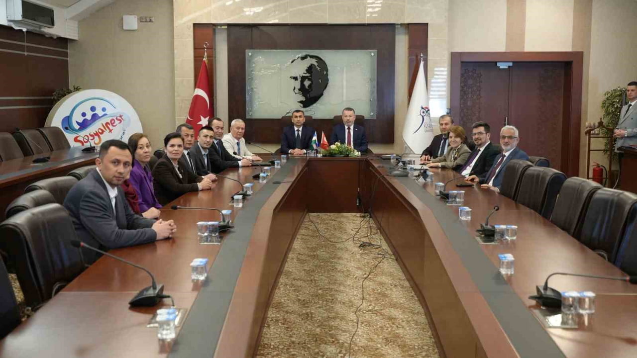 KARABÜK ÜNİVERSİTESİ (KBÜ) İLE TAŞKENT BEŞERİ BİLİMLER ÜNİVERSİTESİ ARASINDA İŞ BİRLİĞİ PROTOKOLÜ...