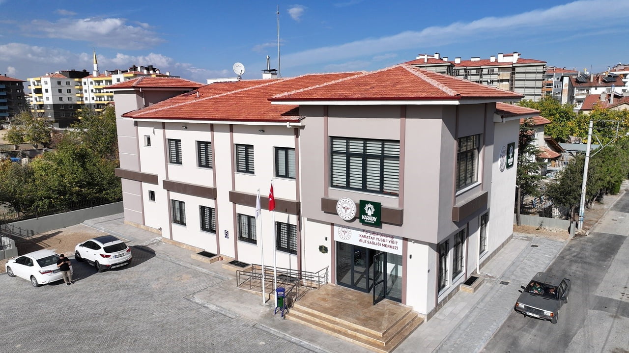 KARATAY’DA SAĞLIK YATIRIMLARI HIZ KESMEDEN SÜRÜYOR. İLÇEYE KAZANDIRILAN YENİ SAĞLIK TESİSLERİYLE...