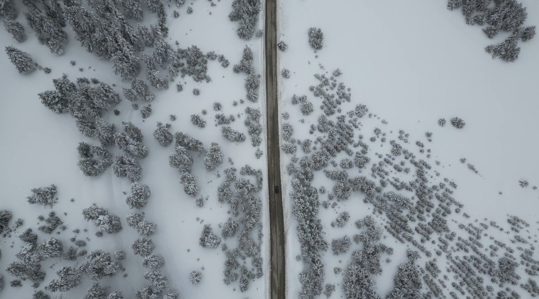 KARS-SARIKAMIŞ-KARAURGAN-ERZURUM KARA YOLU, BAHAR AYLARINA RAĞMEN KIŞIN TÜM İHTİŞAMINI GÖZLER...