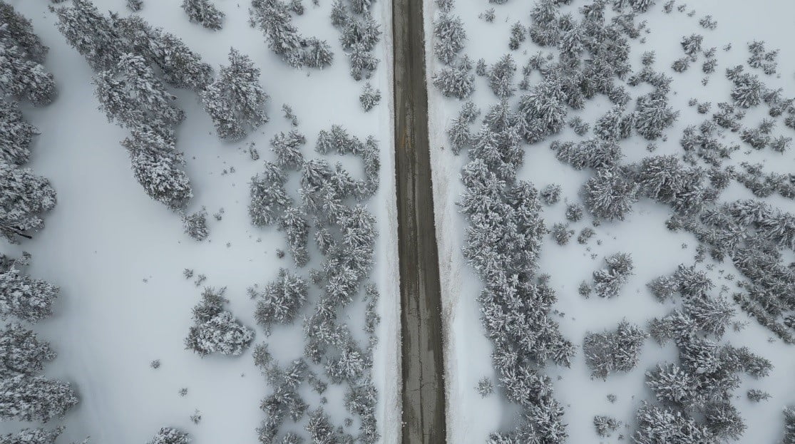 KARS-SARIKAMIŞ-KARAURGAN-ERZURUM KARA YOLU, BAHAR AYLARINA RAĞMEN KIŞIN TÜM İHTİŞAMINI GÖZLER...