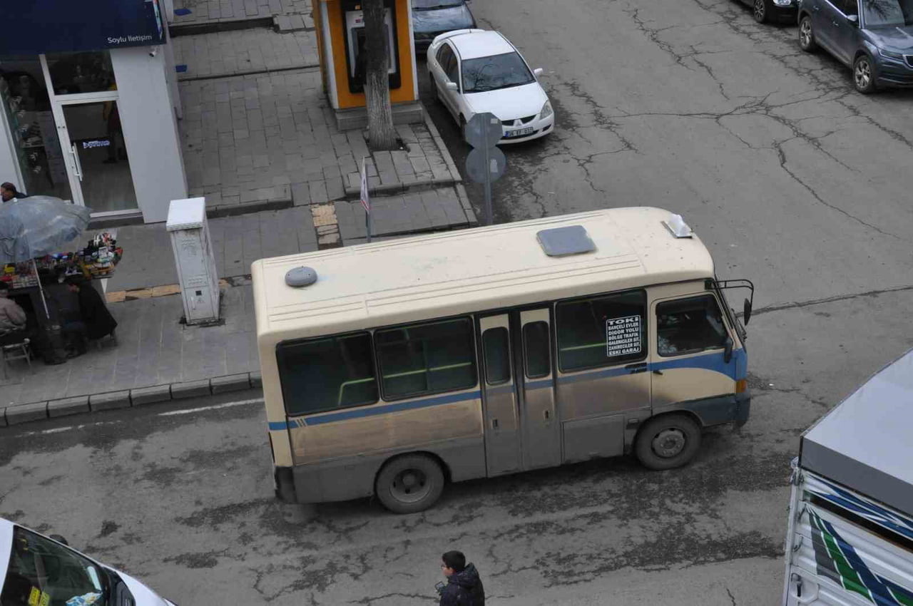 KARS’TA DOLMUŞ ÜCRETLERİNE TEPKİ(KARS-İHA)