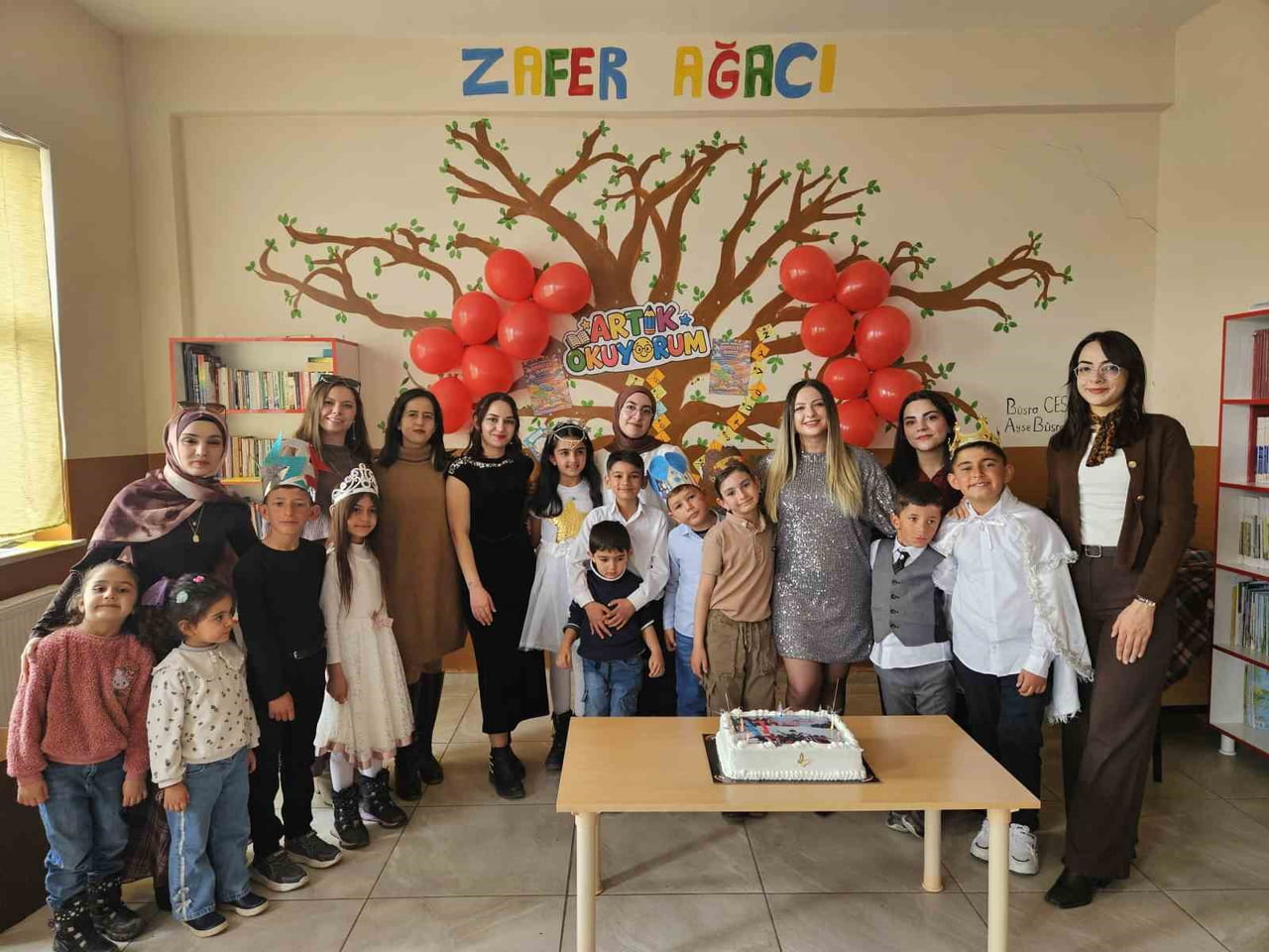 KARS’TA KÖY OKULUNDA TİYATRO COŞKUSU: ÖĞRENCİLERDEN RENKLİ GÖSTERİ(KARS-İHA