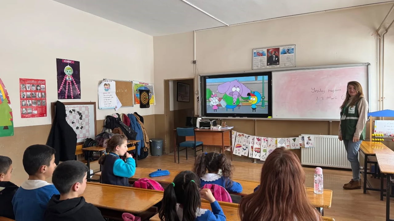 KARS’TA YEŞİLAY’DAN MİNİKLERE SAĞLIKLI YAŞAM EĞİTİMİ(KARS-İHA)