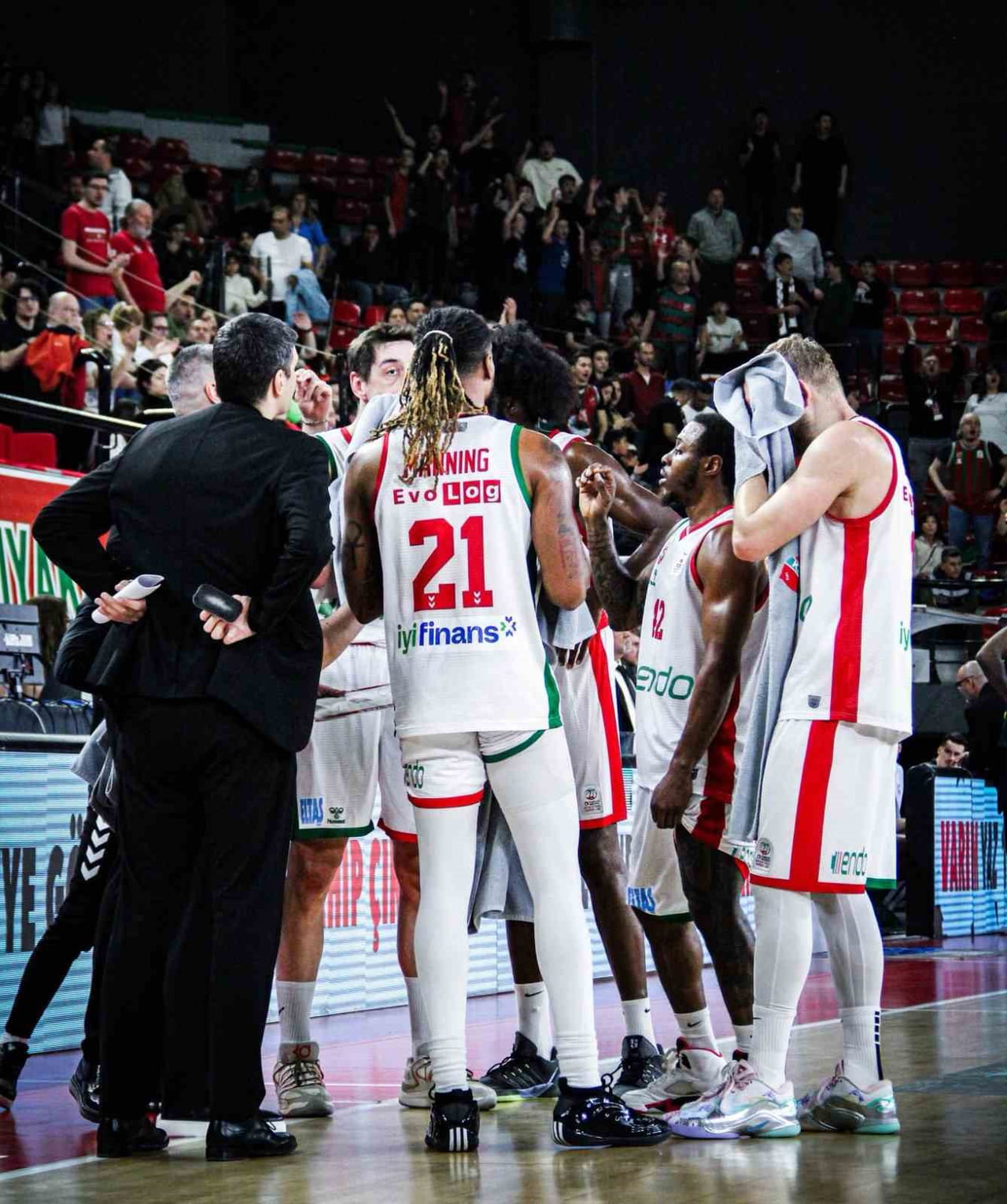 KARŞIYAKA BASKETBOL, ANTRENMANA ÇIKMADI  (ARŞİV)