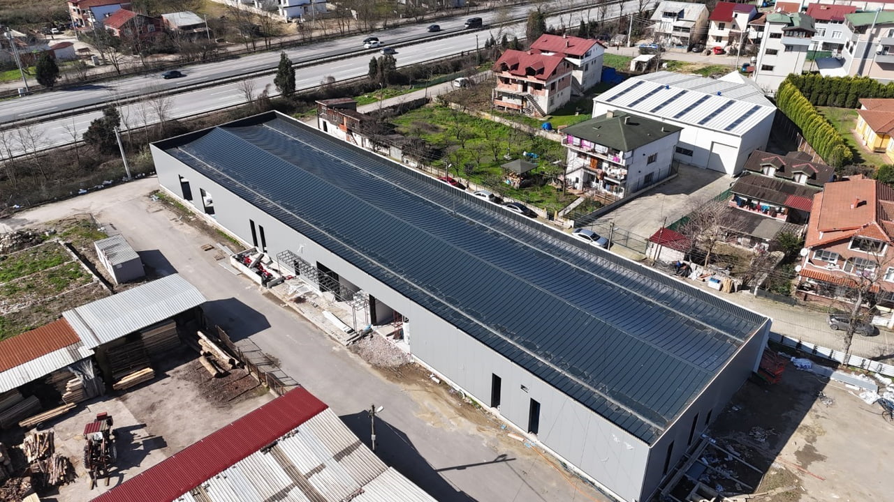 KARTEPE'DE YAPIMI SÜREN VE BÜNYESİNDE KAPALI YÜZME HAVUZUNDAN TIRMANMA DUVARINA KADAR BİRÇOK...