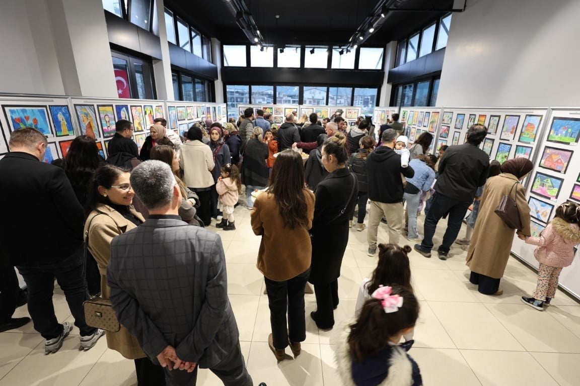 KARTEPE BELEDİYESİ SANAT EVİ, İLÇEDEKİ İLKOKUL ÖĞRENCİLERİ VE HALK EĞİTİM MERKEZİ KURSİYERLERİNİN...