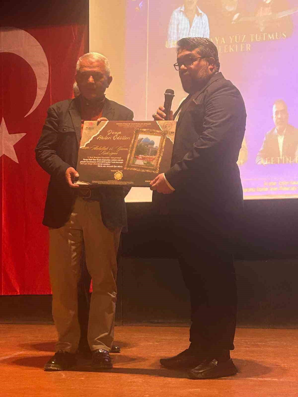 KASAP HALİL USTA'NIN SAHİPLERİ BAKIŞGAN KARDEŞLERE DÜNYA AHİLİK ÖDÜLÜ