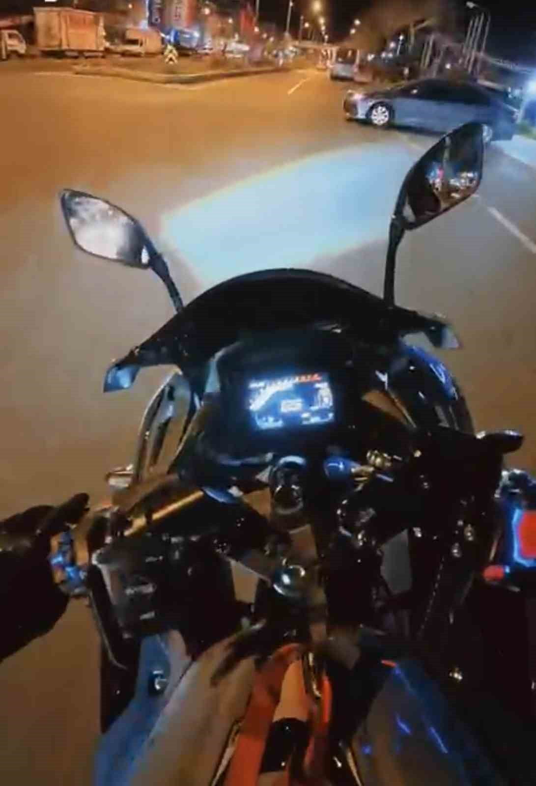 KASK KAMERASINA YANSIYAN KAZA ANI