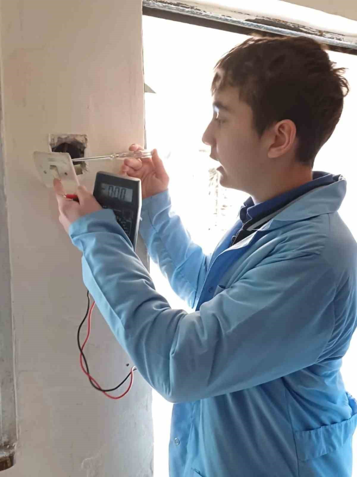 KASTAMONU'NUN İNEBOLU İLÇESİNDEKİ MECİT ÇETİNKAYA MESLEKİ VE TEKNİK ANADOLU LİSESİ ÖĞRENCİLERİ...