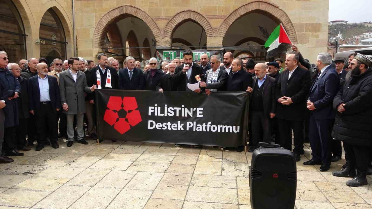 KASTAMONU’DA FİLİSTİN’E DESTEK PLATFORMU TARAFINDAN MESCİD-İ AKSA’NIN İBADETE KAPATILMASINA TEPKİ...