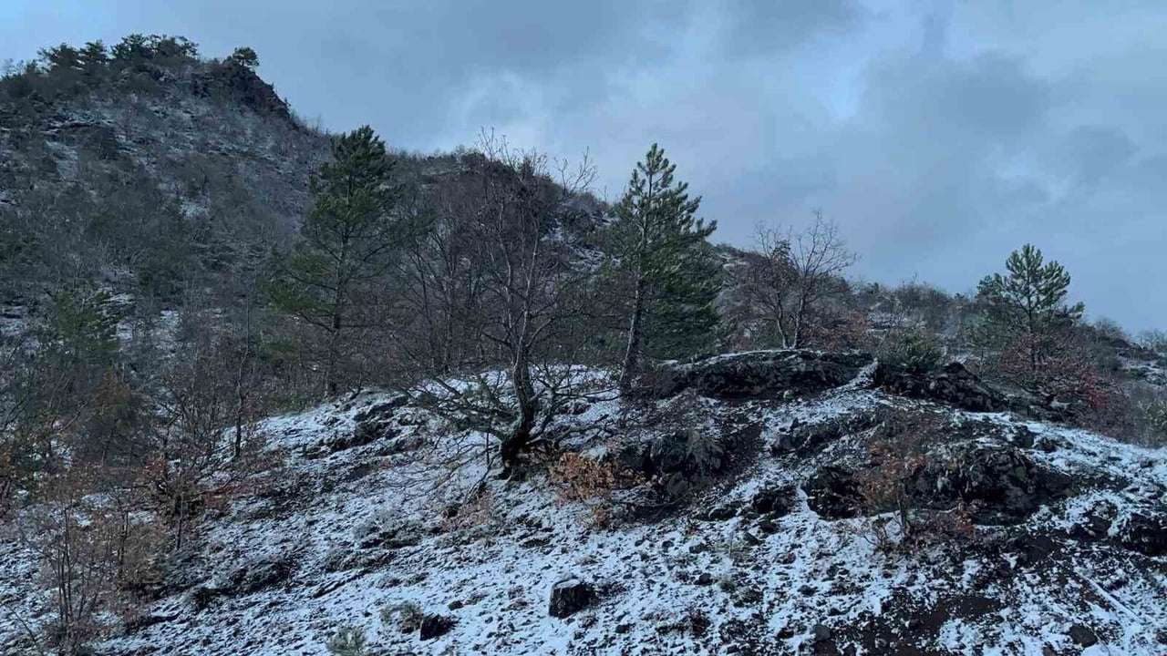 KASTAMONU’DA YÜKSEK RAKIMLI BÖLGELERDE KAR YAĞIŞI ETKİLİ OLMAYA DEVAM EDİYOR.