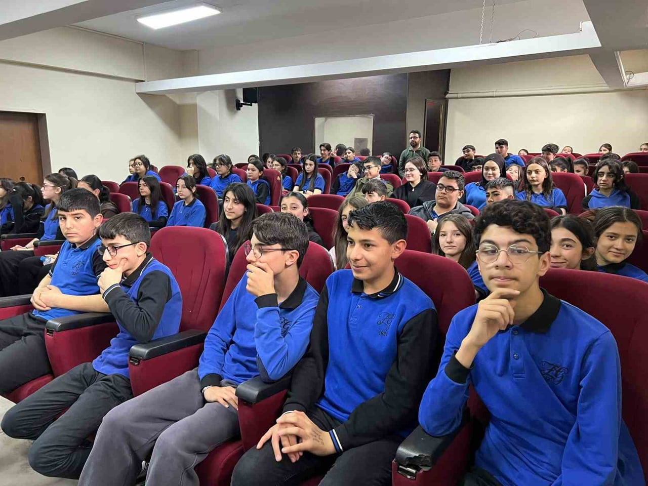 KATSO BAŞKANI KADİR BOZAN, KARİYER GÜNLERİNDE ÖĞRENCİLERLE BULUŞTU(KARS-İHA)