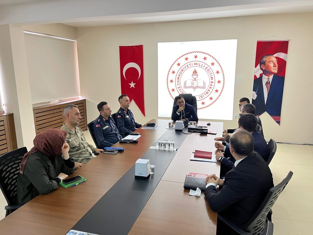 KAVAK’TA GÜVENLİK VE ASAYİŞ TOPLANTISI YAPILDI