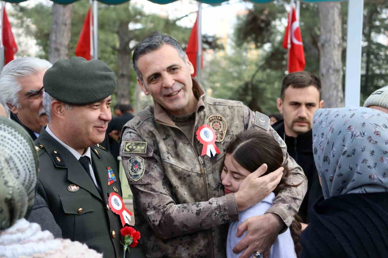 KAYSERİ'DE, POLİS HAFTASI DOLAYISIYLA DÜZENLENEN PROGRAMDA POLİS ŞEHİTLİĞİ ZİYARET EDİLEREK, DUA...