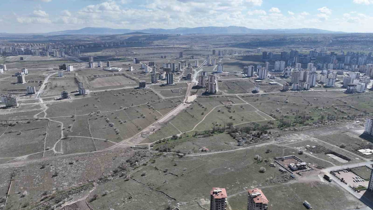 KAYSERİ BÜYÜKŞEHİR BELEDİYESİ; GÖKKENT MAHALLESİ’NDE 5 KİLOMETRELİK YENİ İMAR YOLU PROJESİYLE...