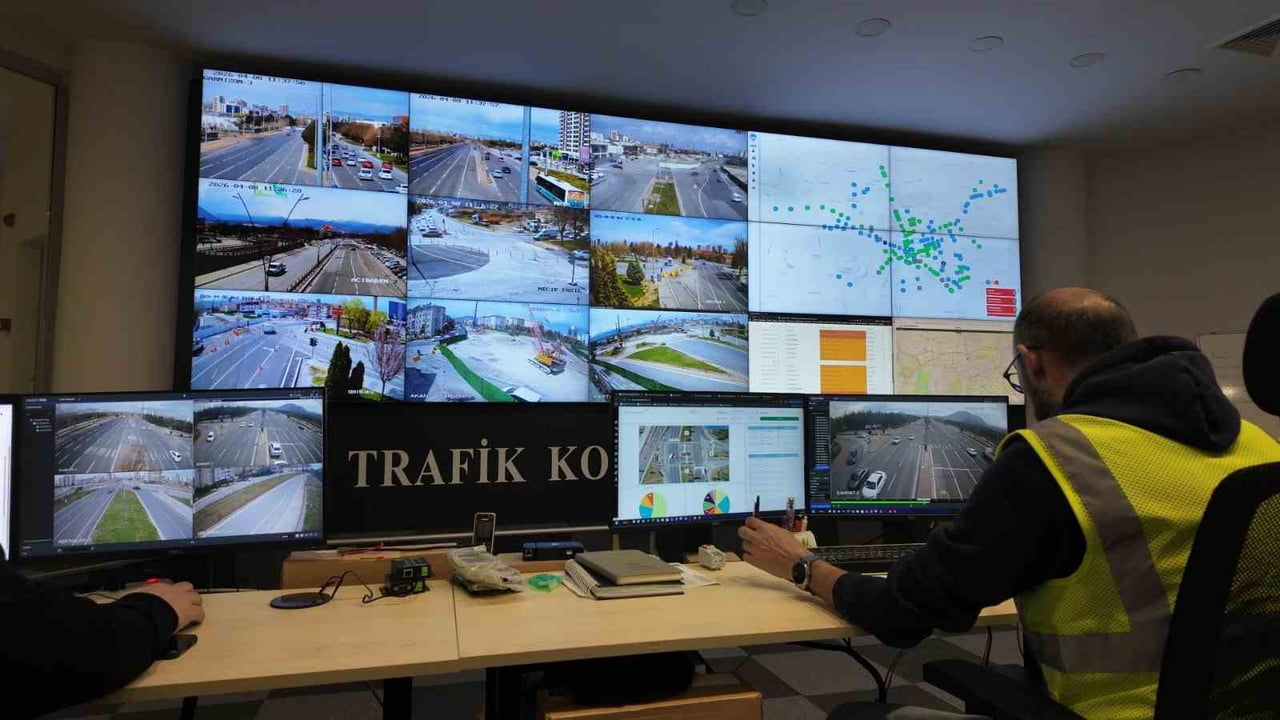 KAYSERİ BÜYÜKŞEHİR BELEDİYESİ’NİN TRAFİK KONTROL MERKEZİ’NDE, KARTAL KATLI KAVŞAĞI VE BAĞLANTI...