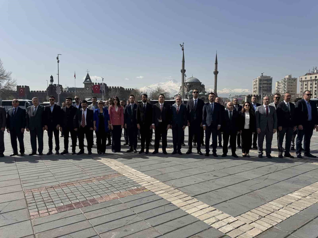 KAYSERİ’DE 15-22 NİSAN TURİZM HAFTASI DOLAYISIYLA DÜZENLENEN ÇELENK KOYMA TÖRENİNDE KONUŞAN...